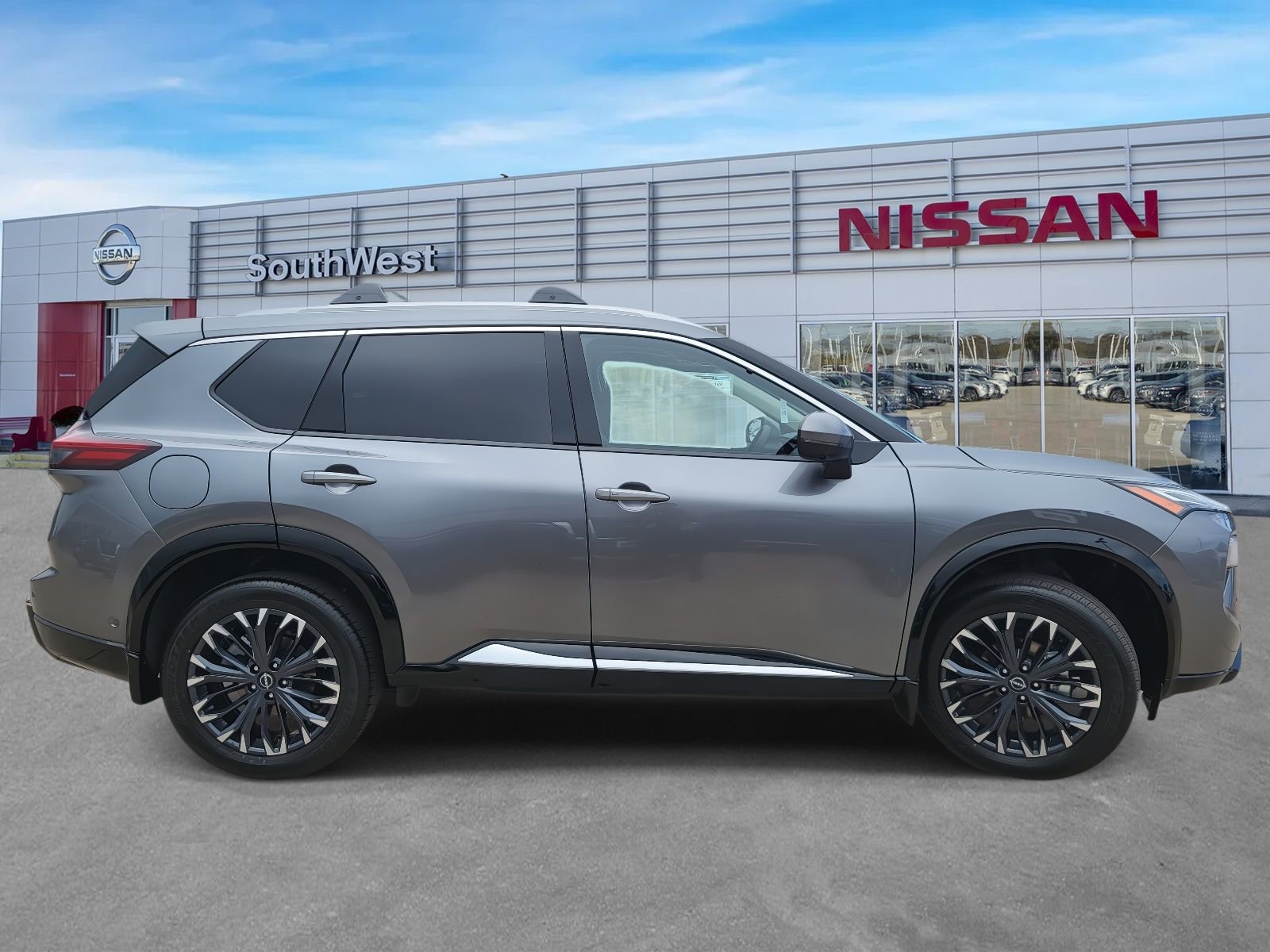 New 2026 Nissan Rogue Platinum image 5