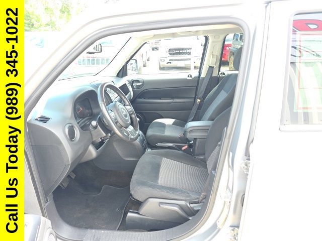 Used 2014 Jeep Patriot Latitude AWD/4WD image 2