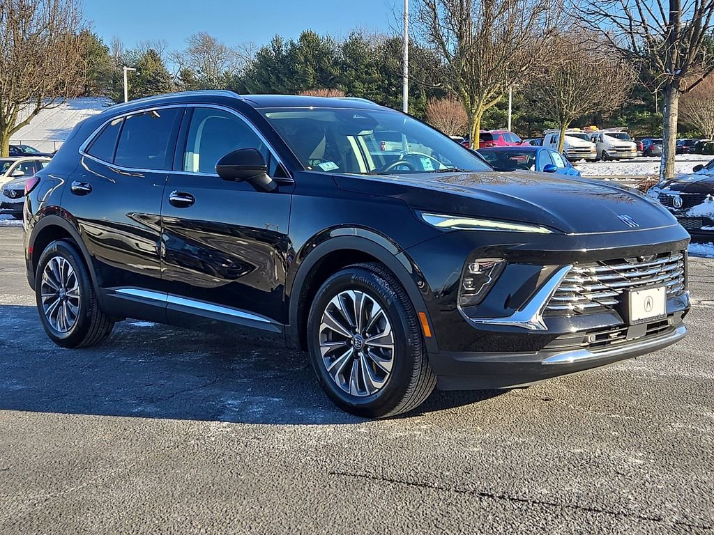 Used 2025 Buick Envision Preferred image 3