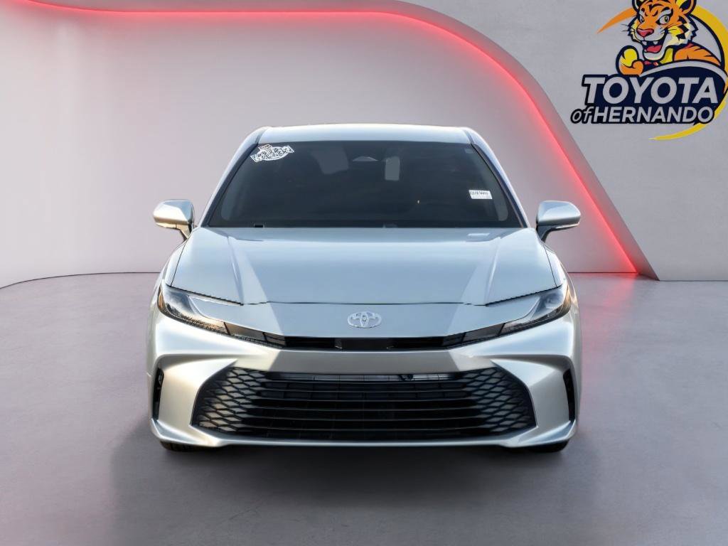 Used 2025 Toyota Camry LE image 2