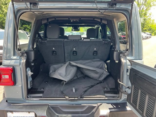Used 2025 Jeep Wrangler Unlimited Sahara AWD/4WD image 21