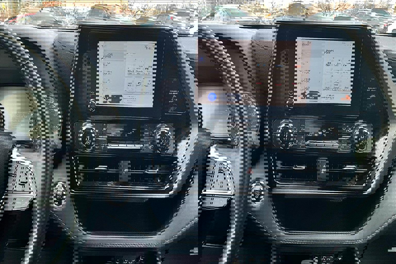 Used 2024 Toyota Highlander LE image 6