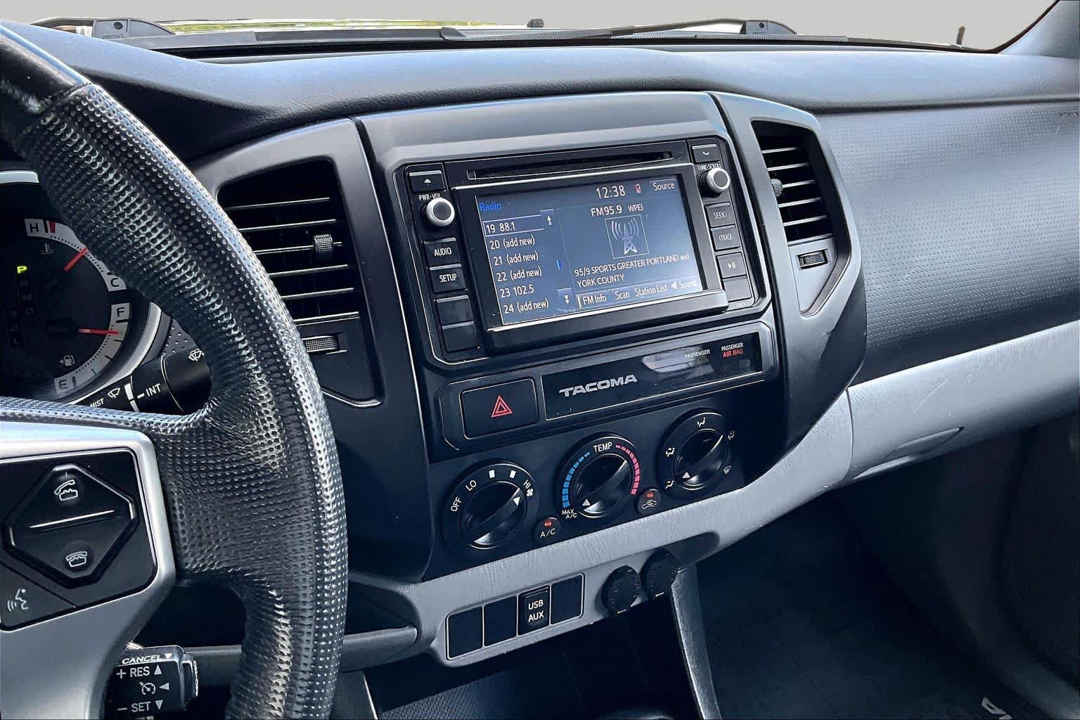 Used 2015 Toyota Tacoma 2WD Access Cab w/ Convenience Package image 7