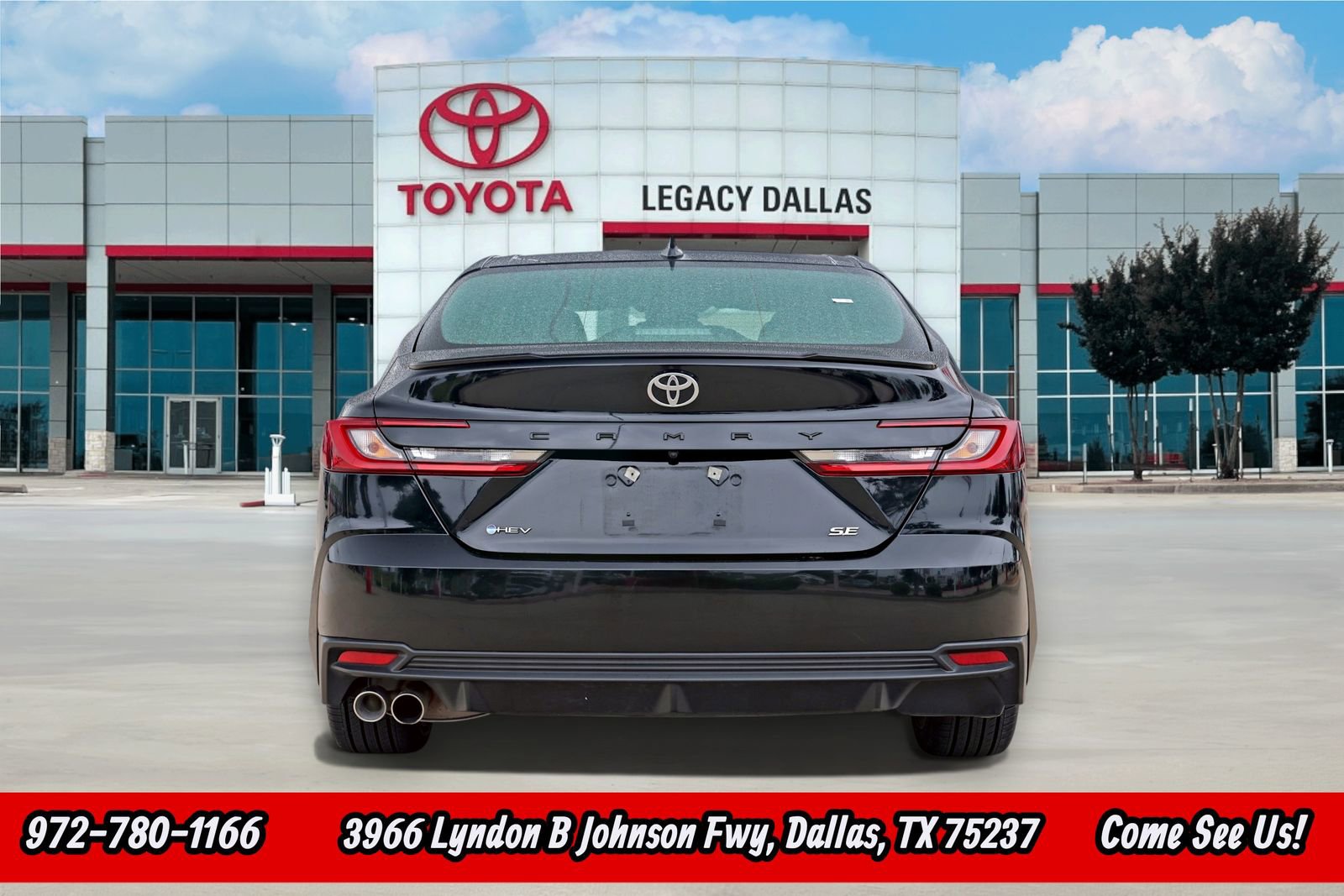 Used 2025 Toyota Camry SE FWD image 8