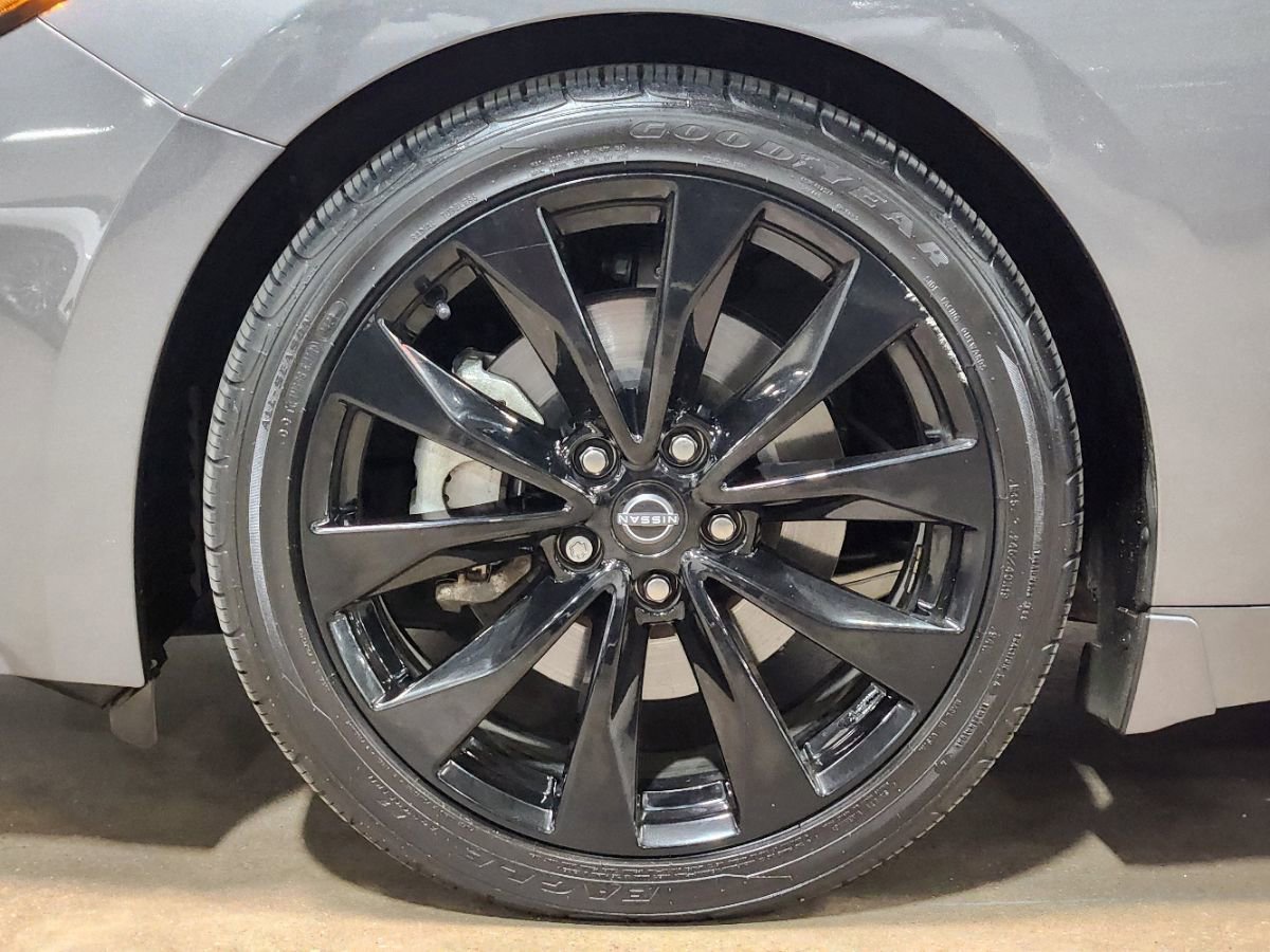 Used 2023 Nissan Maxima SR w/ Sport Mat Group image 28