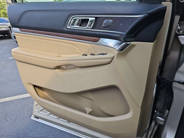 Certified 2017 Ford Explorer Limited FWD image 33
