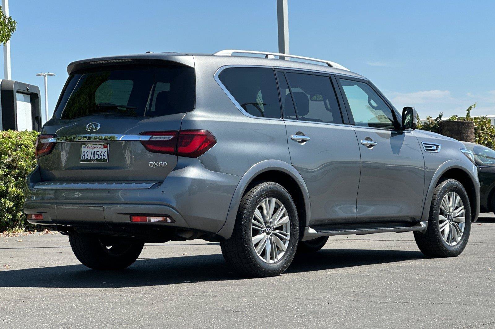 Used 2018 INFINITI QX80 4WD w/ Driver Assistance Package image 4