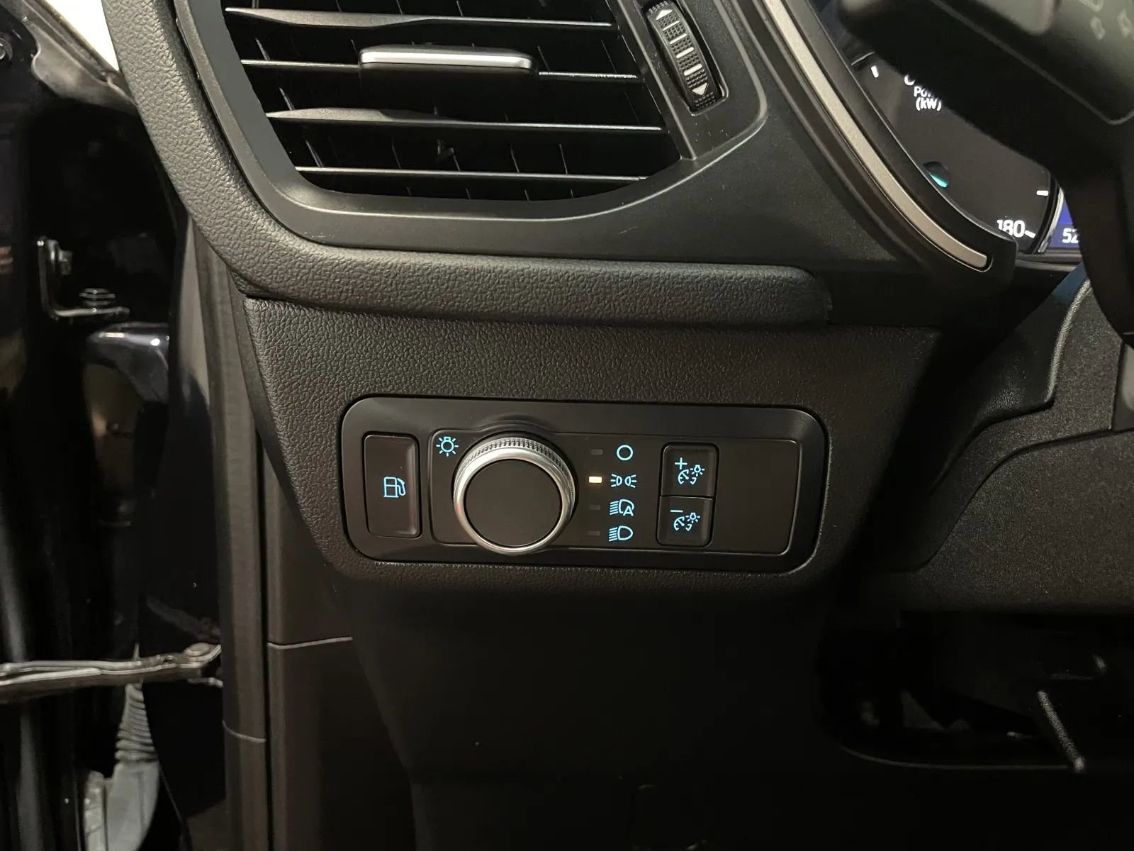 Used 2021 Ford Escape SE image 25