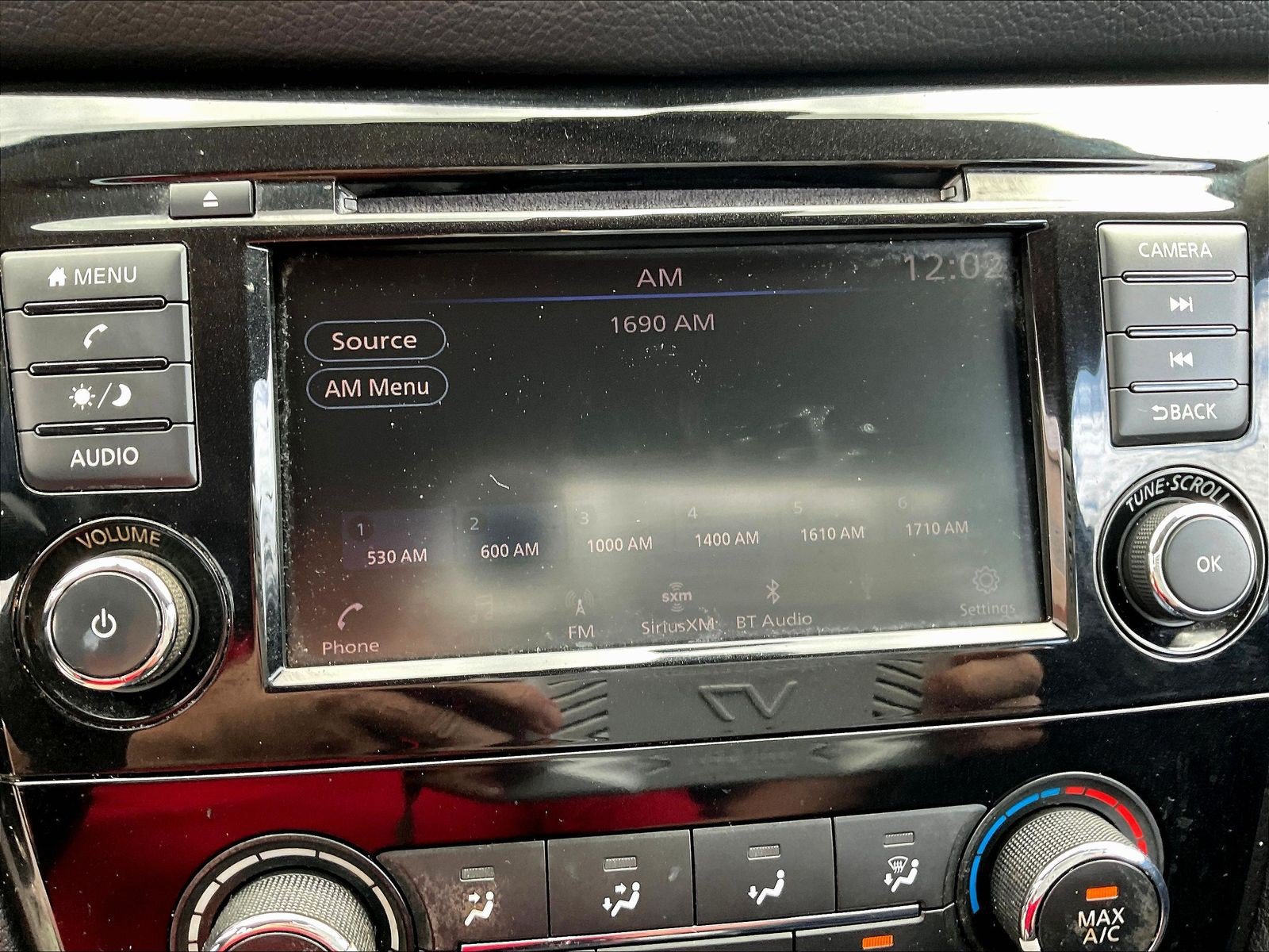 Used 2019 Nissan Rogue S FWD image 17