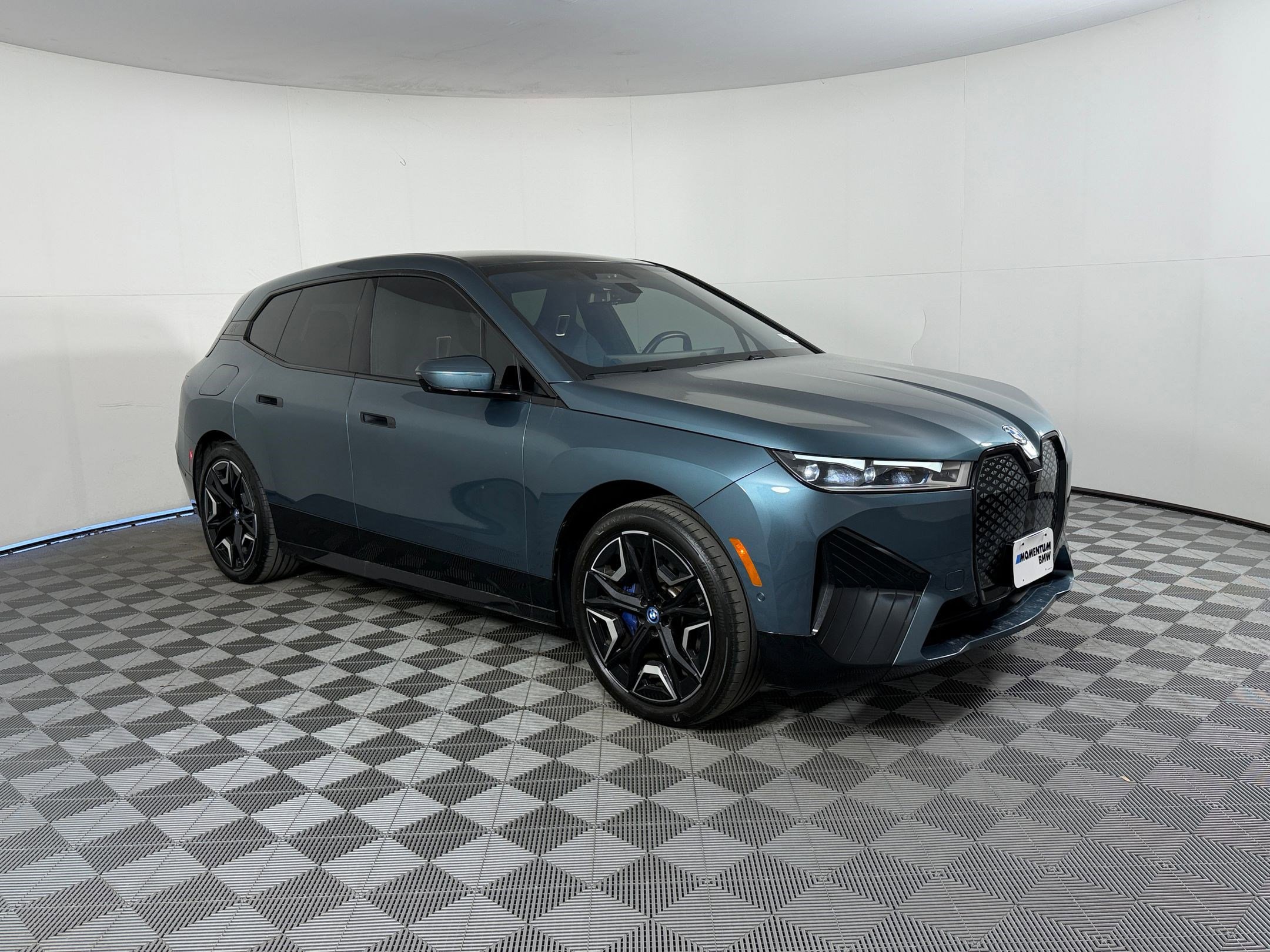 Certified 2023 BMW iX xDrive50 w/ Premium Package AWD/4WD image 7