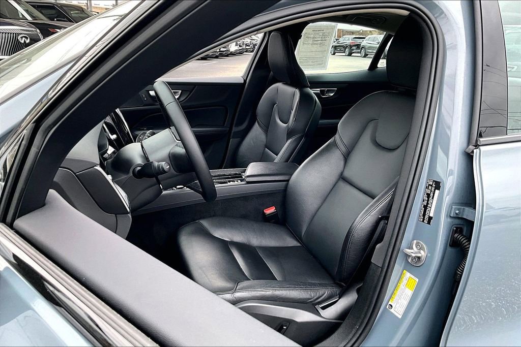 Used 2024 Volvo S60 B5 Core image 34