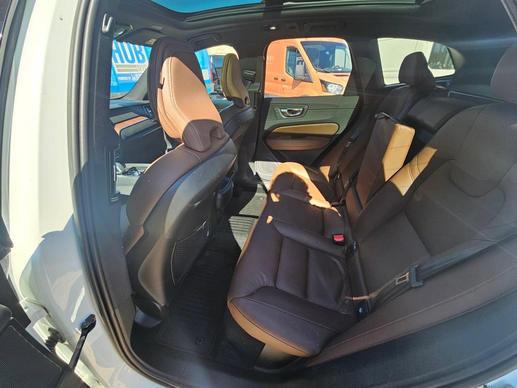 Certified 2023 Volvo XC60 B5 Plus w/ Climate Package AWD/4WD image 14