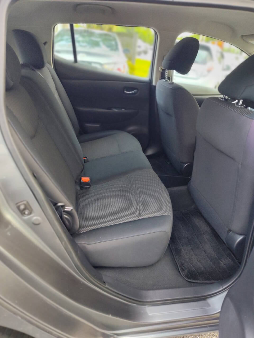 Used 2015 Nissan Leaf S FWD image 18