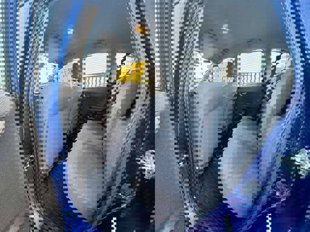 Used 2011 Honda Fit Base 4dr Hatchback 5A image 11