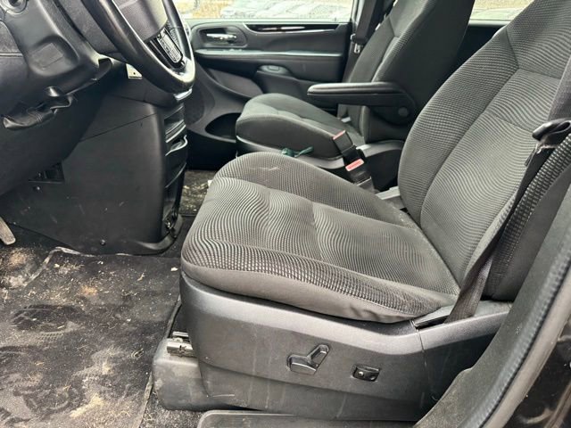 Used 2020 Dodge Grand Caravan SE image 5