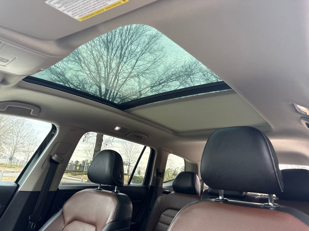 Used 2021 Volkswagen Atlas SEL Premium image 25