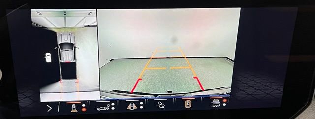 Used 2025 GMC Sierra 3500 AT4 w/ AT4 Premium Plus Package image 36