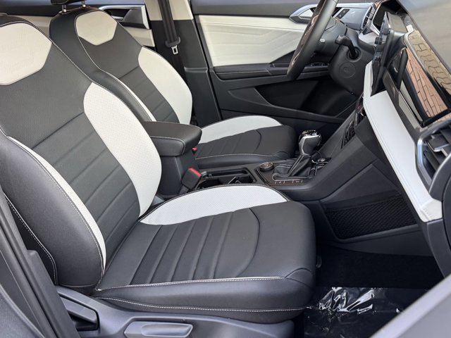 New 2025 Volkswagen Taos SEL image 7