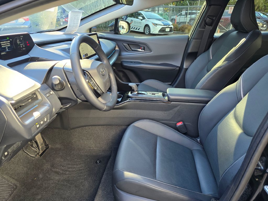 Used 2024 Toyota Prius XLE AWD/4WD image 8