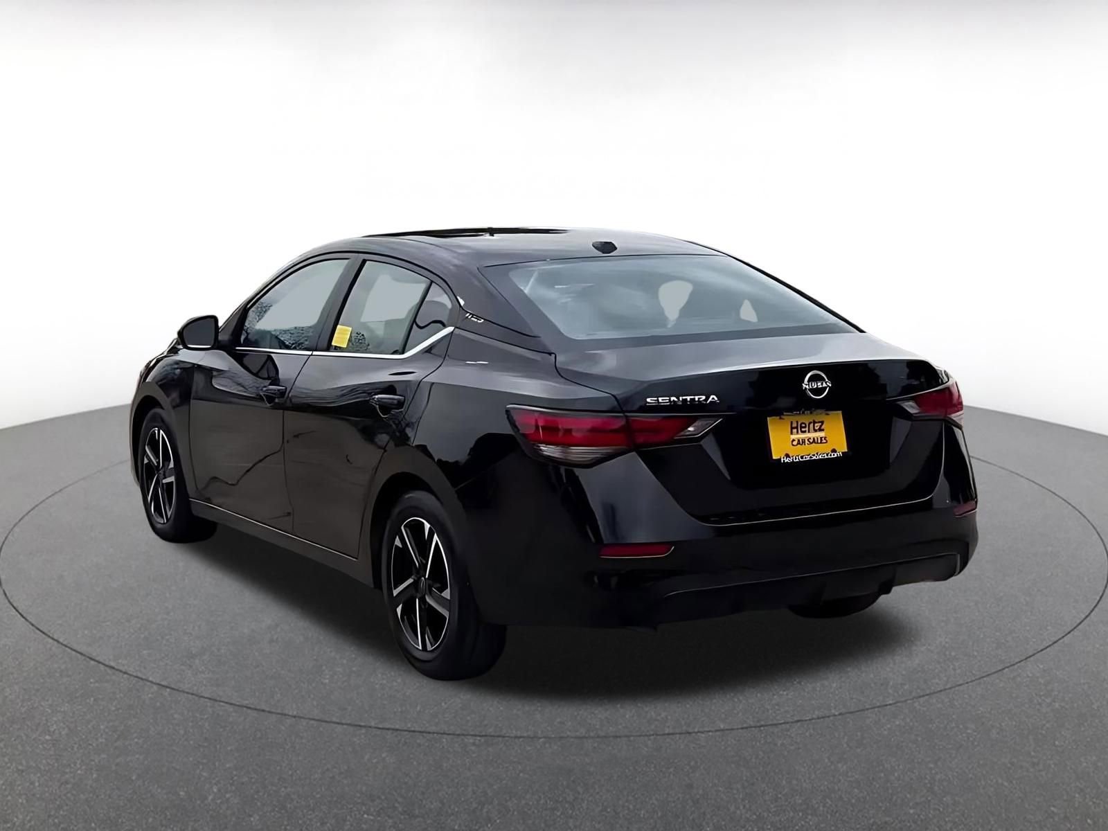 Used 2025 Nissan Sentra SV image 11