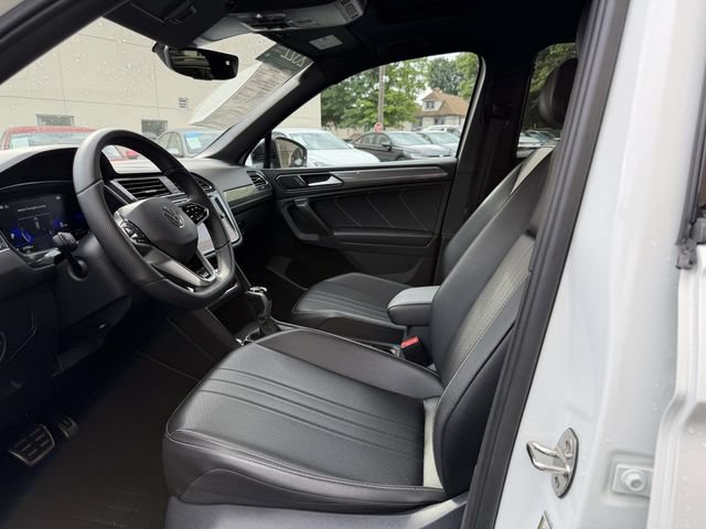 Certified 2022 Volkswagen Tiguan SE R-Line AWD/4WD image 18