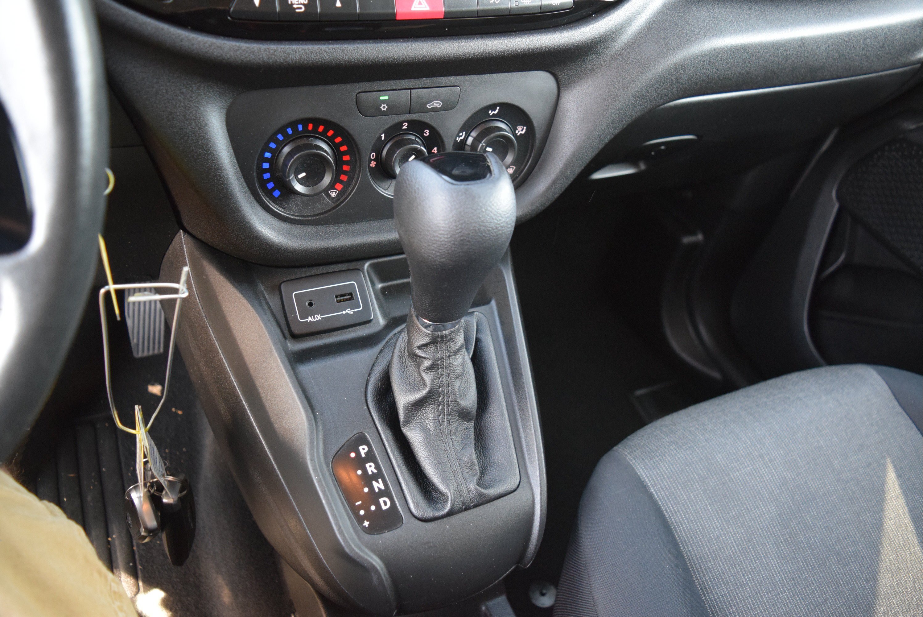 Used 2016 RAM ProMaster City Tradesman SLT w/ Rear Back-up Camera Group FWD image 15