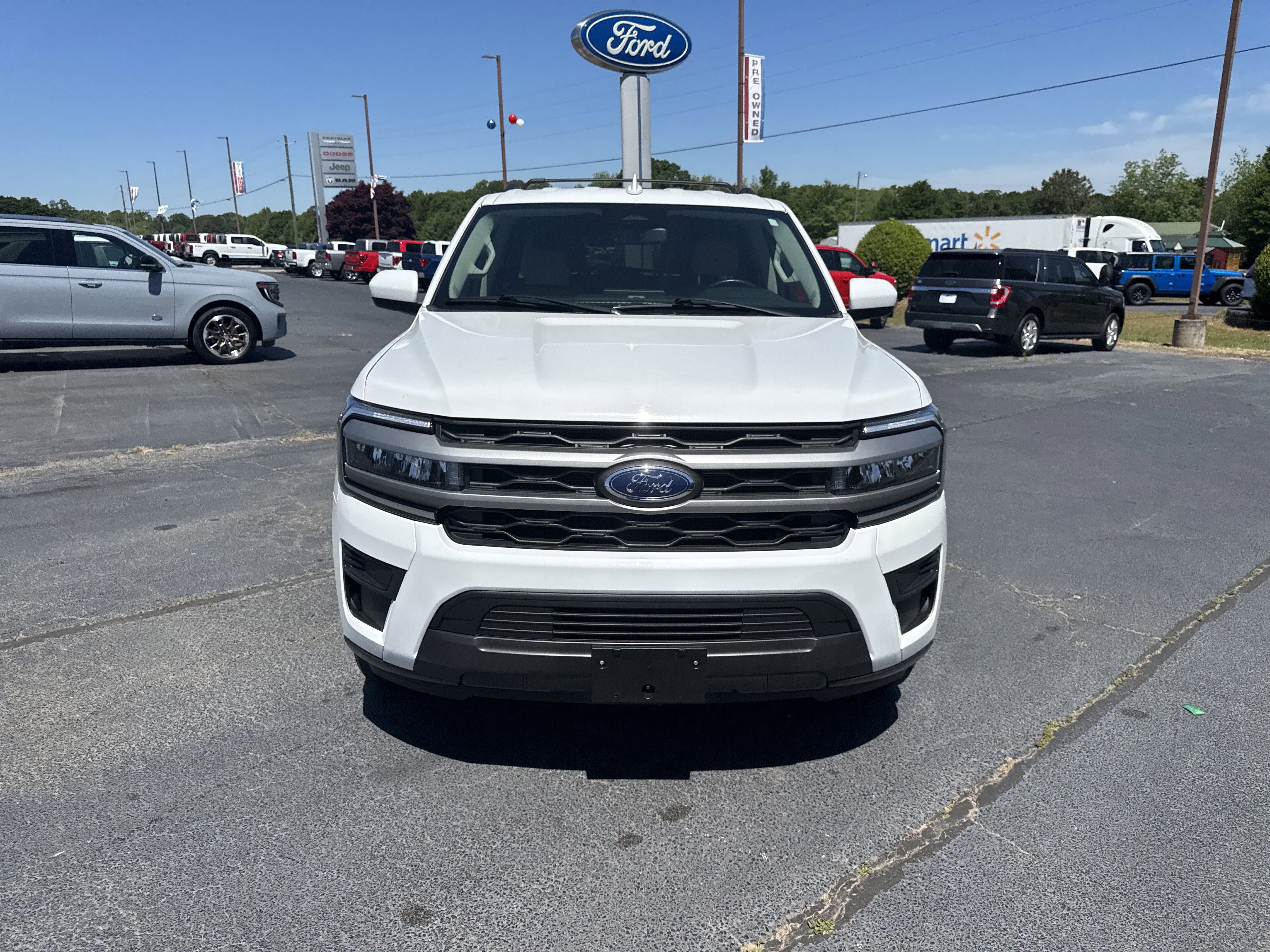 Certified 2024 Ford Expedition Max XLT AWD/4WD image 3