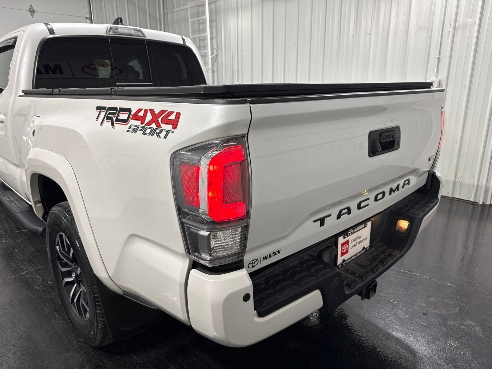 Used 2023 Toyota Tacoma TRD Sport w/ TRD Premium Sport Package AWD/4WD image 41