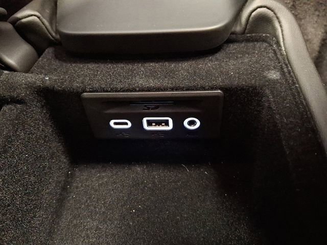 Used 2023 Chevrolet Corvette Stingray Coupe w/ 1LT image 23