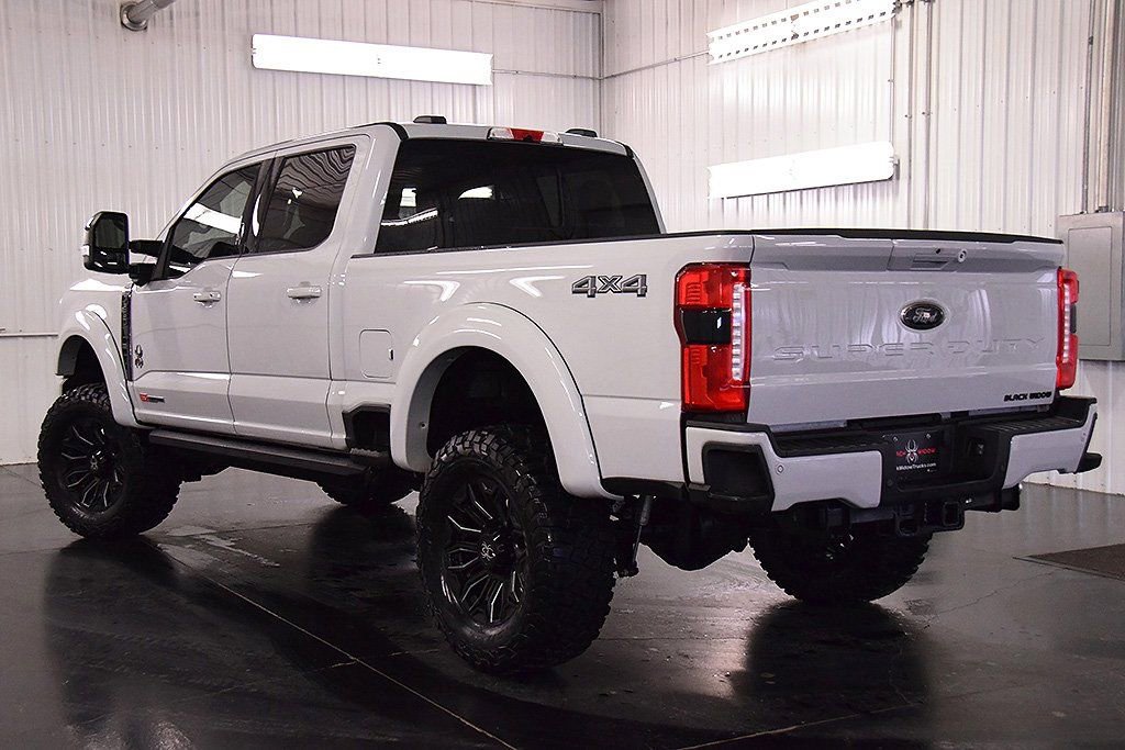 New 2026 Ford F250 Lariat w/ Black Appearance Package image 5