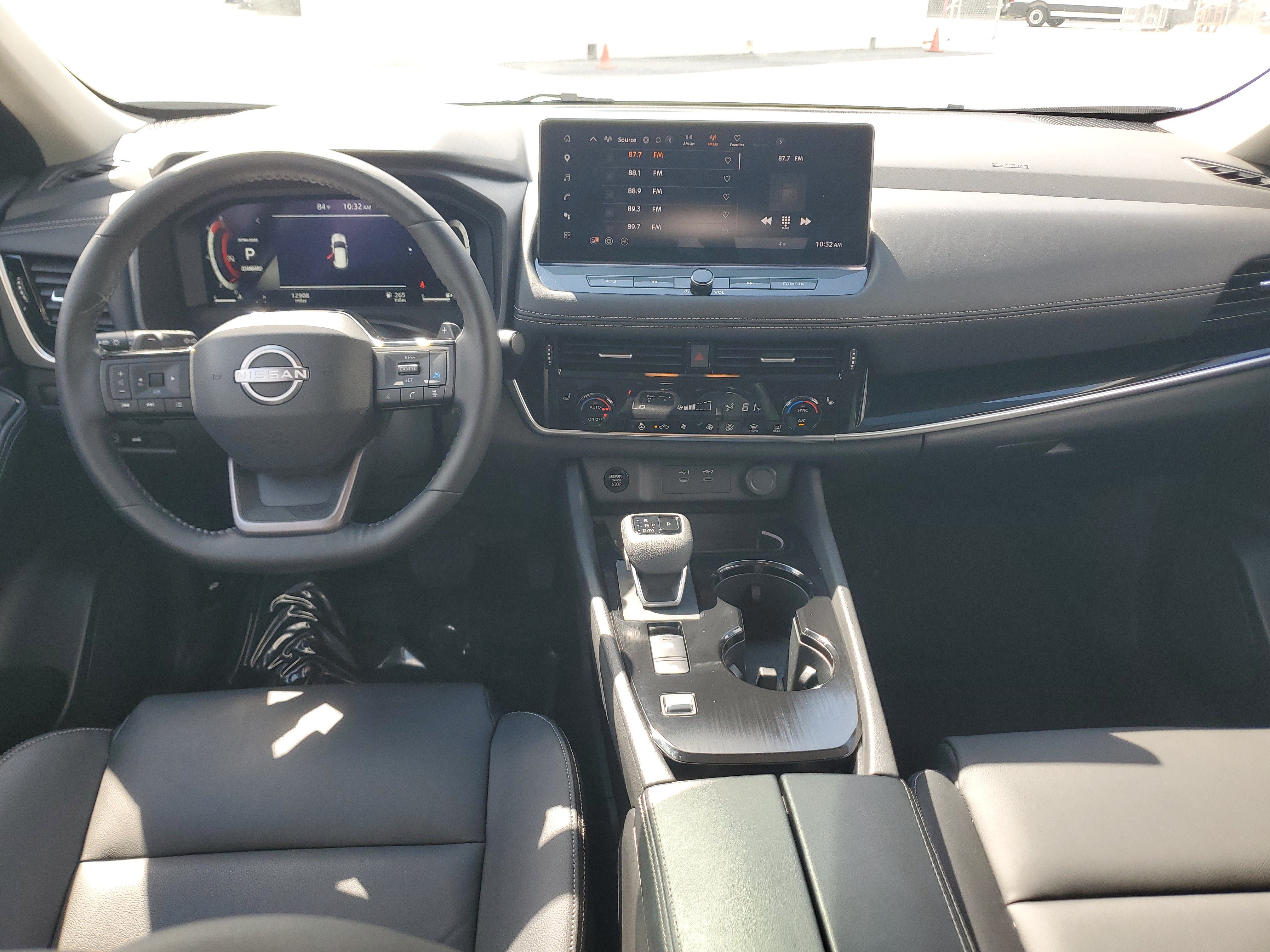Used 2025 Nissan Rogue SL FWD image 19