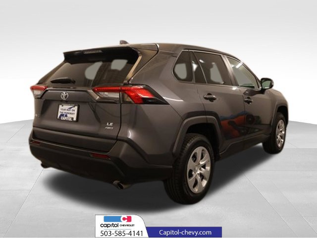 Used 2022 Toyota RAV4 LE AWD/4WD image 3