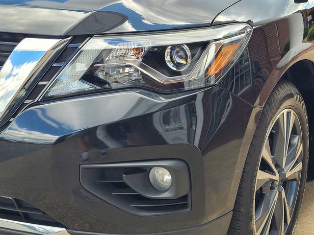 Used 2020 Nissan Pathfinder Platinum image 12