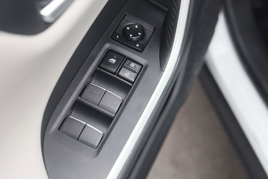 Used 2019 Toyota RAV4 Limited w/ Limited Grade Weather Package AWD/4WD image 25