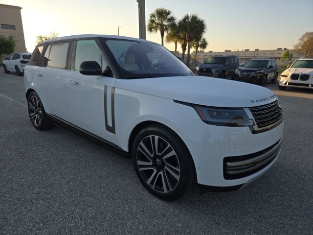 Used 2023 Land Rover Range Rover Long Wheelbase SE image 7