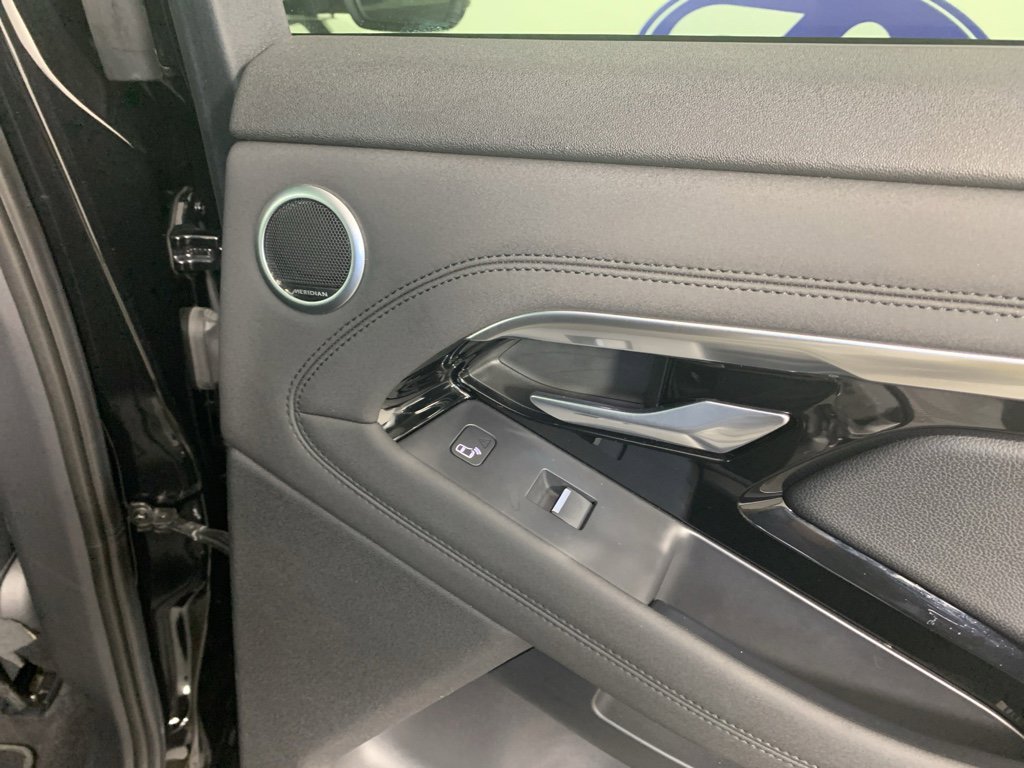 Used 2020 Land Rover Range Rover Evoque SE image 42
