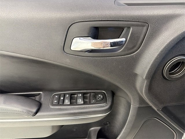 Used 2014 Dodge Charger SE w/ Sport Appearance Group image 21