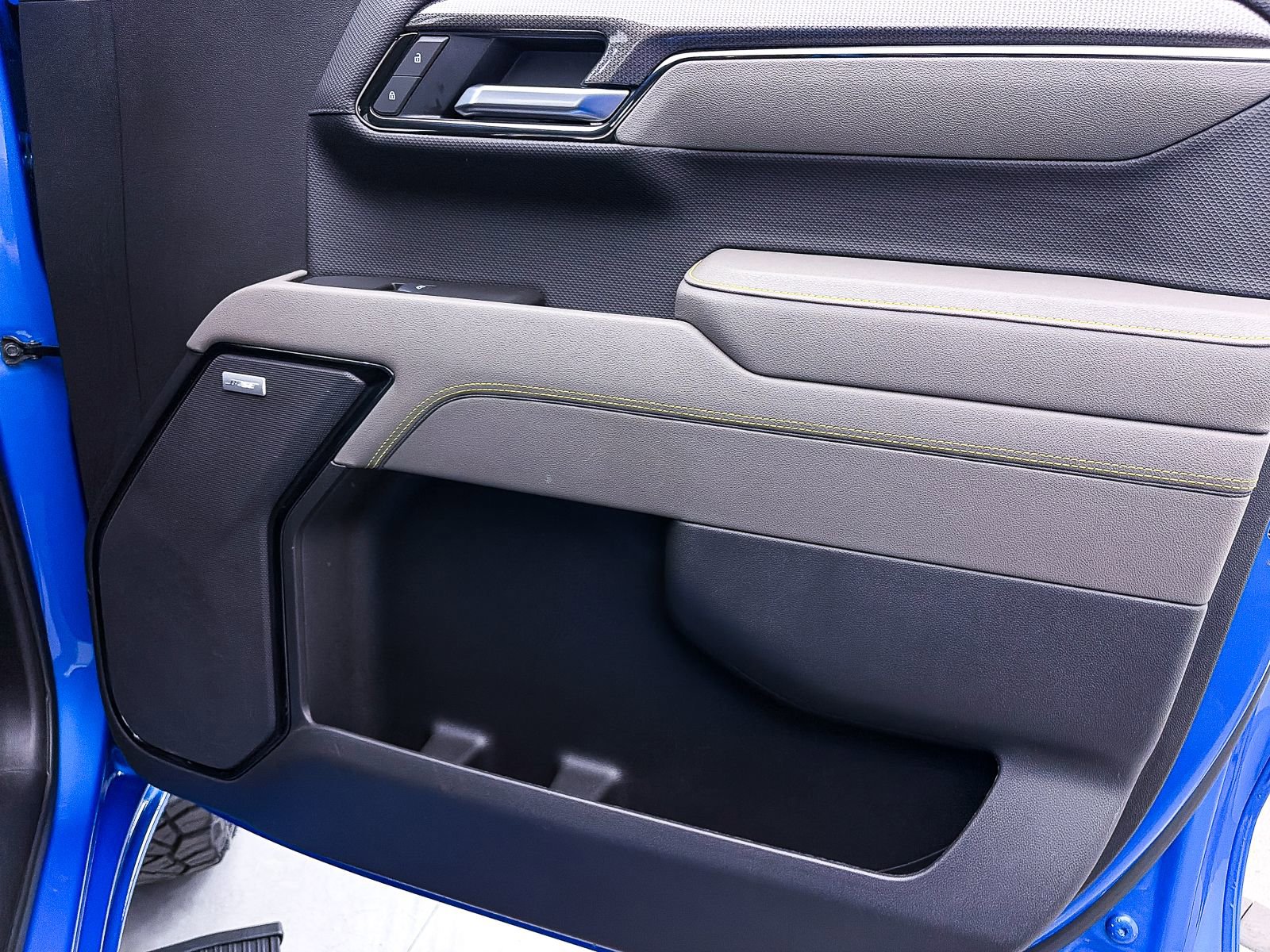 Used 2025 Chevrolet Silverado 1500 ZR2 w/ Technology Package image 41