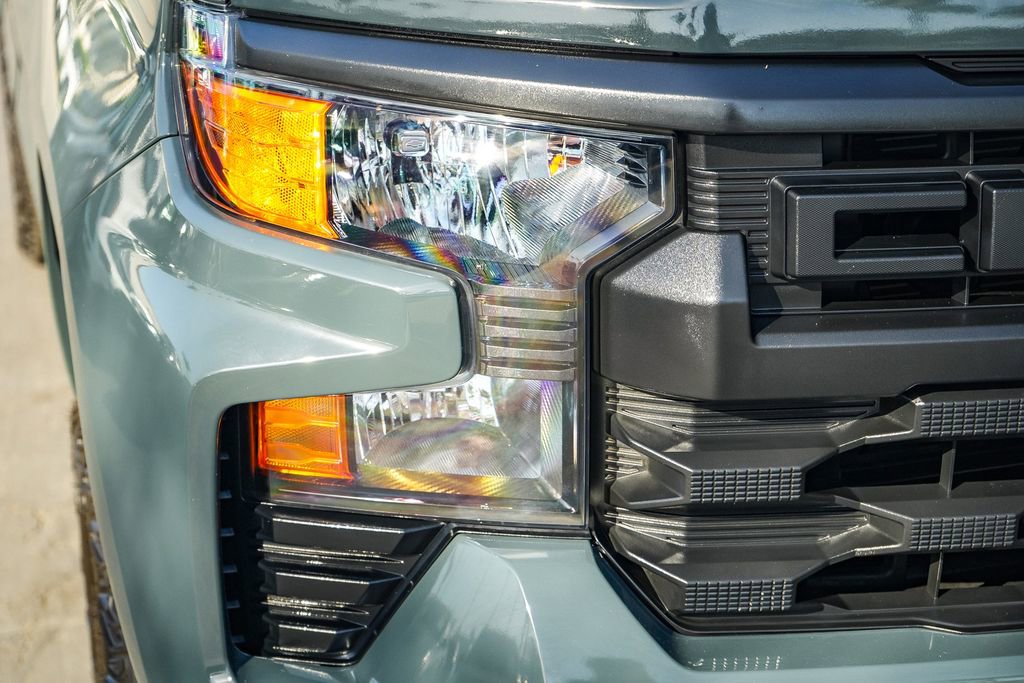 Used 2025 Chevrolet Silverado 1500 Custom Trail Boss AWD/4WD image 8