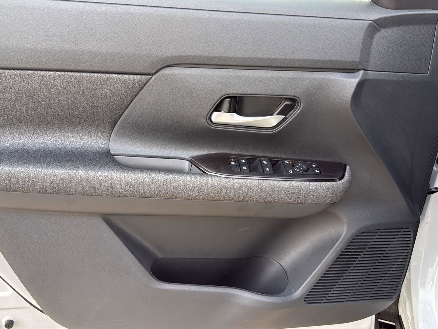 New 2026 Nissan Kicks SV image 12