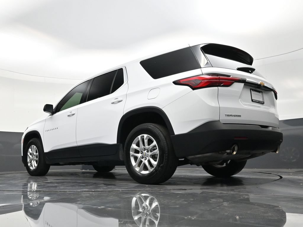 Used 2023 Chevrolet Traverse LS FWD image 21