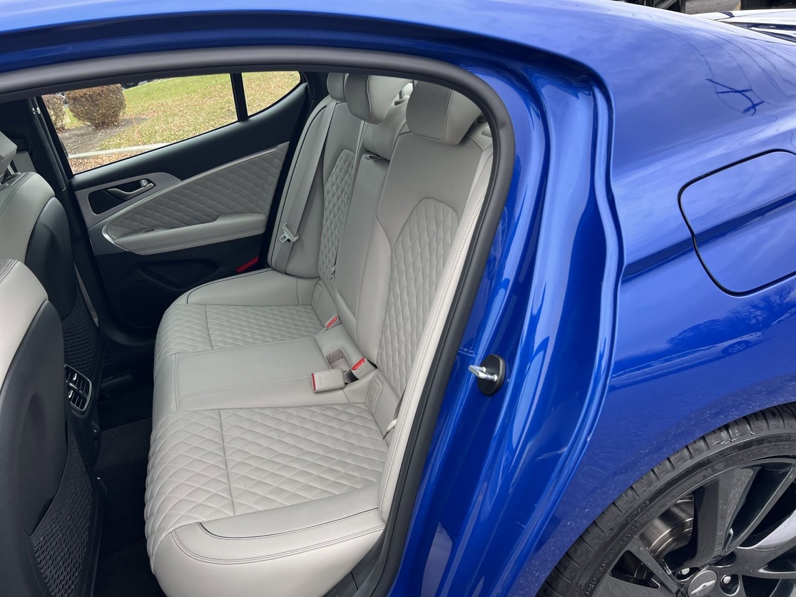 Used 2023 Genesis G70 3.3T w/ Sport Prestige Package image 25