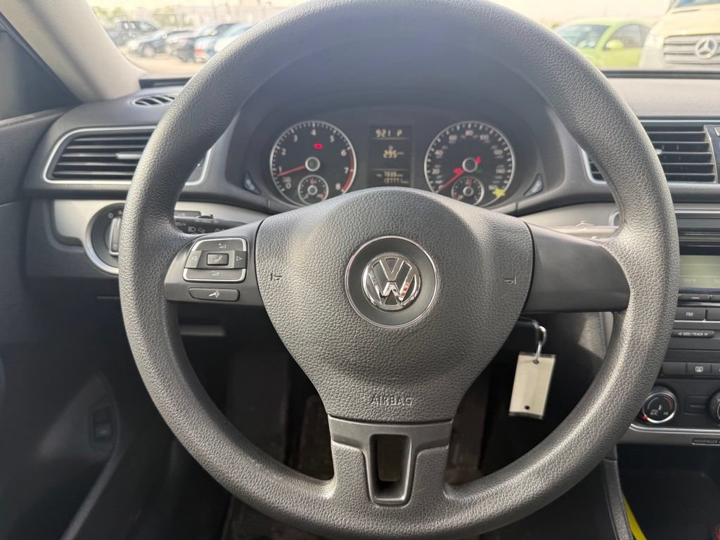 Used 2013 Volkswagen Passat 2.5 S FWD image 15