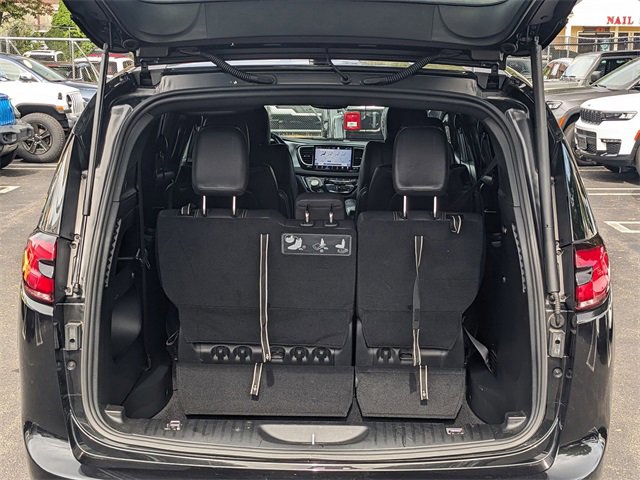 Certified 2021 Chrysler Pacifica Touring-L w/ S Appearance Package image 27