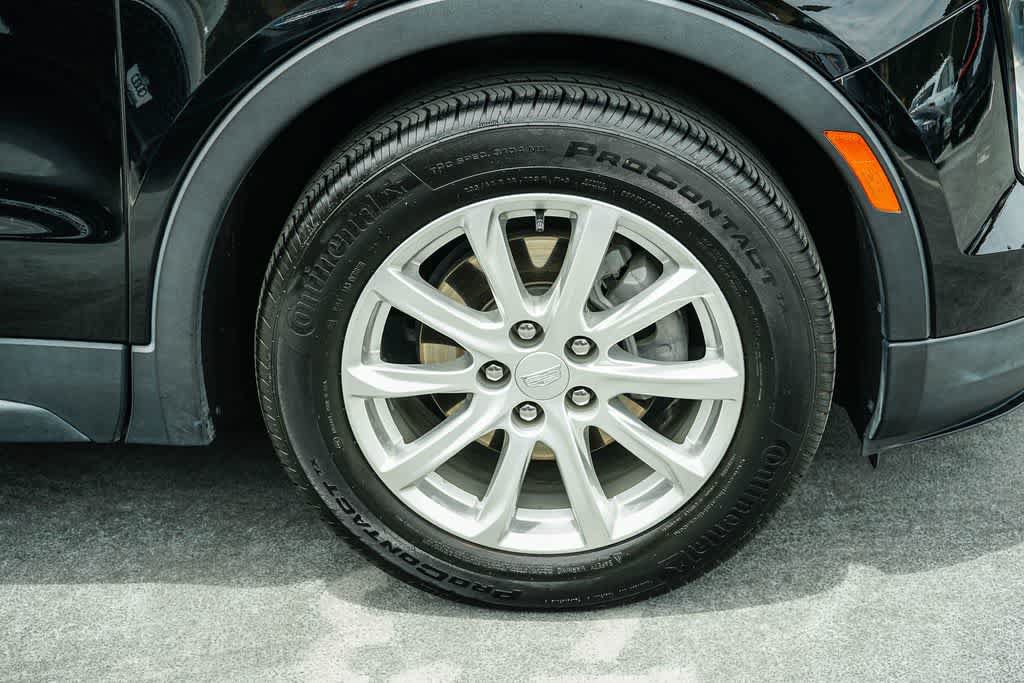 Used 2023 Cadillac XT4 Luxury w/ Cold Weather Package FWD image 9