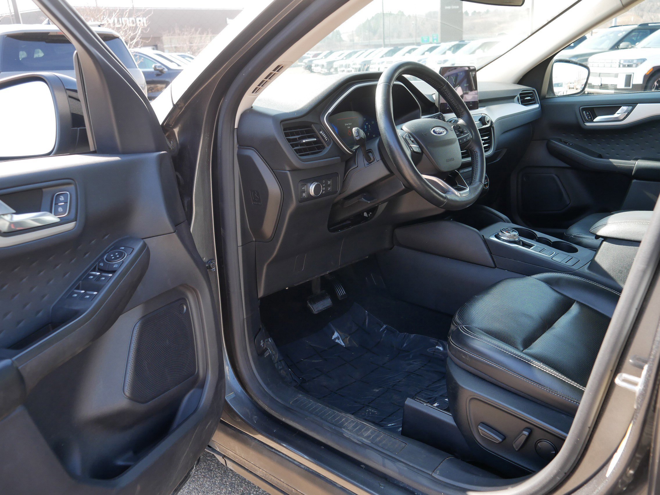 Used 2020 Ford Escape SE Sport image 11