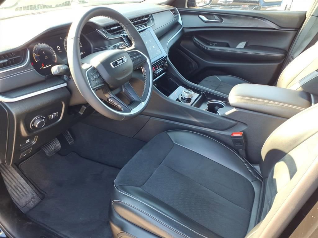 Used 2024 Jeep Grand Cherokee L Altitude image 28