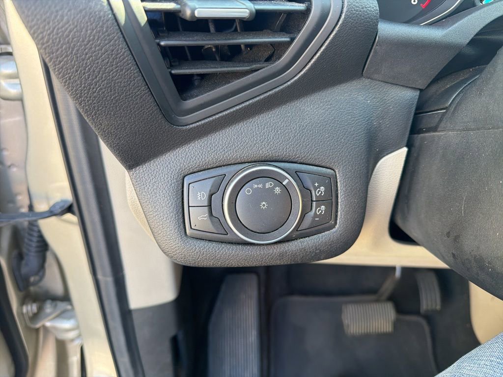 Used 2018 Ford Escape SE image 22