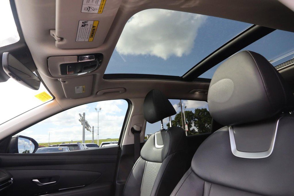 Used 2025 Hyundai Tucson Limited AWD/4WD image 9