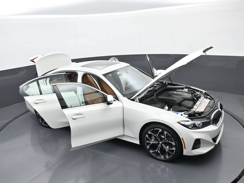 New 2026 BMW 330i xDrive Sedan w/ Convenience Package AWD/4WD image 36